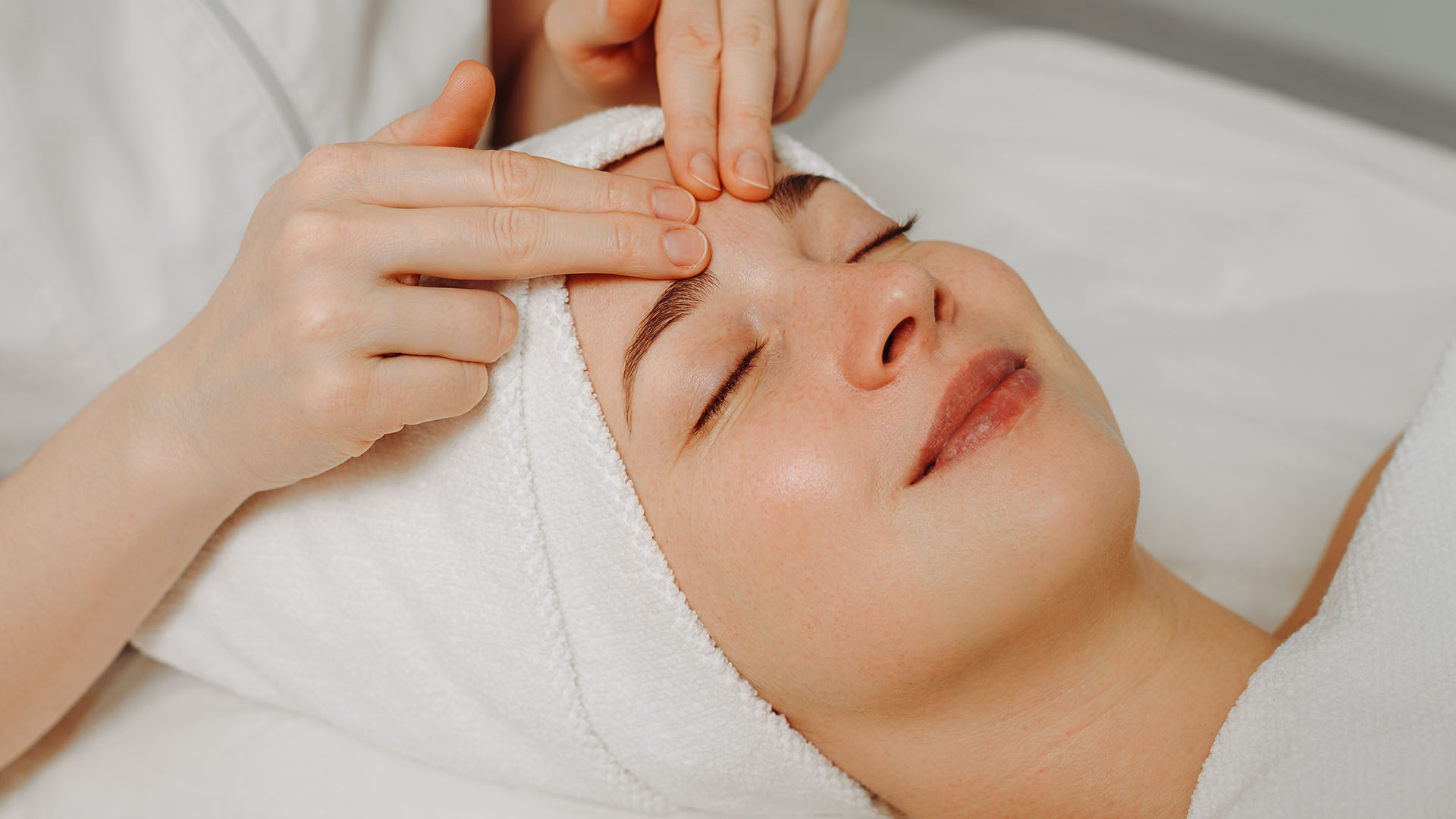 Salon eliza palvelut intialainen paahieronta