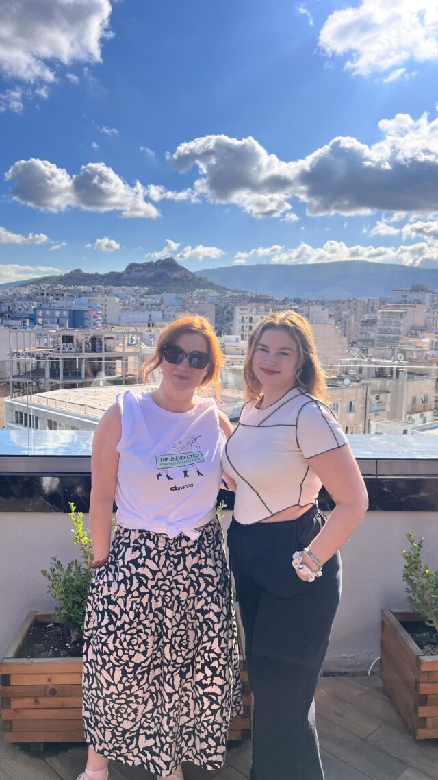 Davines unexpected in Athen ☀️💗🏛️🤩!!
@sarastylar @sarahhaireliza @bymalinkajander #davinesunexpeted #davinesfinland #vorresmuseum #gazarte #hiusgalleriasaloneliza #sustainablebeauty