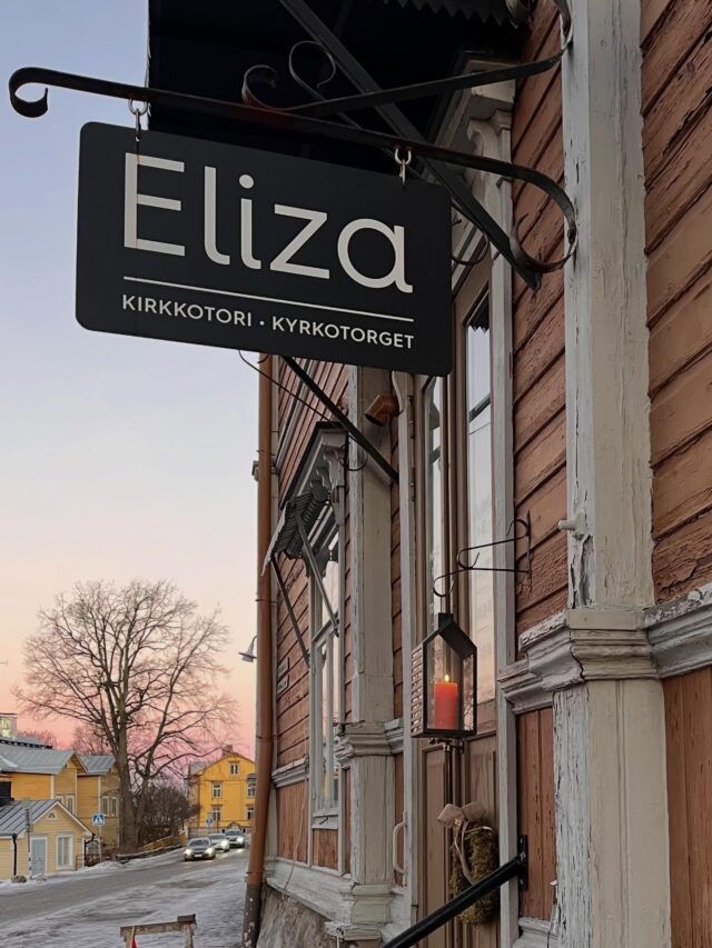 🌸 NAISTENPÄIVÄN ARVONTA 🌸Naistenpäivän kunniaksi arvomme ihanalle naiselle hemmotteluhetken 💛✨ Intialainen päähieronta✨ HiushoitoKenelle haluaisit antaa tämän lahjan?Osallistu näin:♡ Seuraa meitä
♡ Tykkää tästä julkaisusta
♡ Kommentoi kenelle antaisit lahjanVoit osallistua 7.3. asti.Voittaja arvotaan 8.3. naistenpäivänä 🌸Voittaja kerrotaan täällä ja hänelle ilmoitetaan myös yksityisviestillä.Onnea arvontaan! ✨#naistenpäivä #nainen #hemmottelu #vanhaporvoo #visitporvoo🌸 KVINNODAGEN TILL ÄRA🌸Vi lottar ut en härlig stund till en kvinna som skulle njuta av lite extra lyx 💛✨ Indisk huvudmassage✨ HårbehandlingTill vem skulle du vilja ge denna gåva?Så här deltar du:
♡ Följ oss
♡ Gilla detta inlägg
♡ Kommentera vem du skulle ge gåvan tillDu kan delta fram till den 7. 3.
Vinnaren lottas den 8/3 på Kvinnodagen 🌸Vinnaren meddelas här och får även ett privat meddelande.Lycka till! ✨