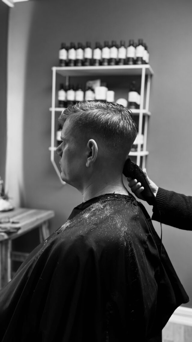 På Kyrkotorgets Hair Spa gör vi även klippningar samt nya stärkande Davines The Present time färgningar i härlig lugn atmosfär. Välkommen och få vårhåret i skick! ☀️#hairspa #relax #haircut #hairdresser #porvoo