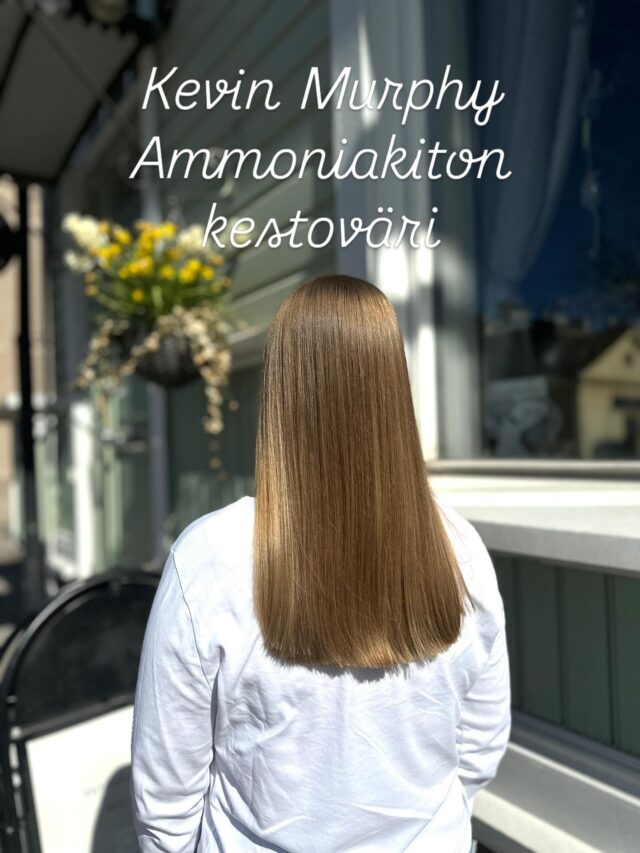 Pehmeää sävyä ja upeaa kiiltoa!Kevin Murphy Color.Me -väri tuo hiuksiin luonnollisen, elävän lopputuloksen.Kuvan raidat on tehty Kevin Murphy Color.Me -värillä 💇‍♀️
Ammoniakiton kestoväri – hellävaraisempi valinta hiuksille 🌿
@sarahhaireliza#kevinmurphycolorme #visitporvoo#vanhaporvoo#kauniithiuksetMjuk nyans och fantastisk glans!Kevin Murphy Color.Me ger ett naturligt och levande resultat – i din perfekta nyansSlingorna på bilden är gjorda med Kevin Murphy Color.Me 💇‍♀️Ammoniakfri permanent färg – ett skonsammare val för håret 🌿