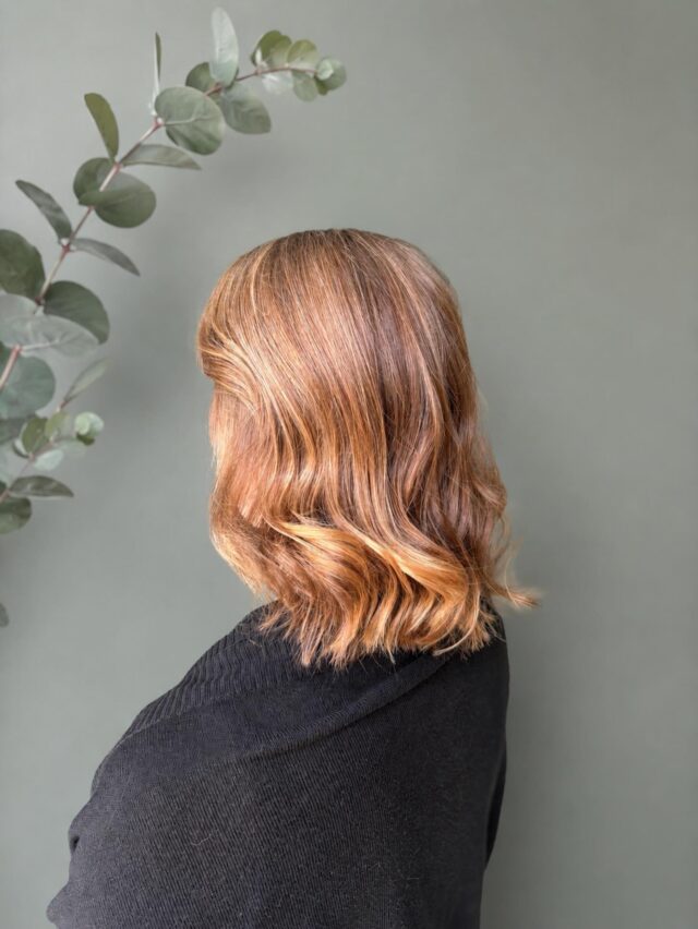 Kesäinen Soft Peach -kasviväri savivaalennusraidoilla☀️🧡 by @sarastylar #kasviväri #ekokampaamoporvoo #eko #ekokampaamo
